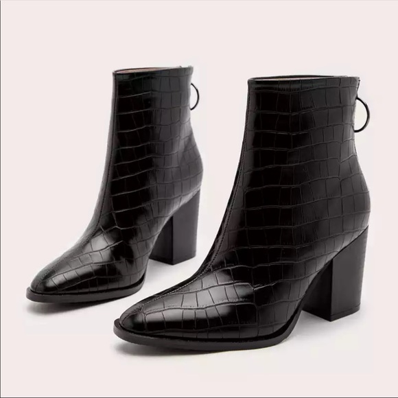 PREORDER! Black Crocodile Animal Western Booties - Picture 2 of 13